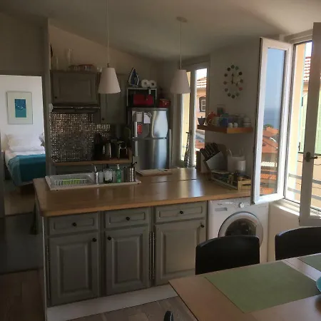 Central Top-floor Apt W/best Views And Parking Апартаменти